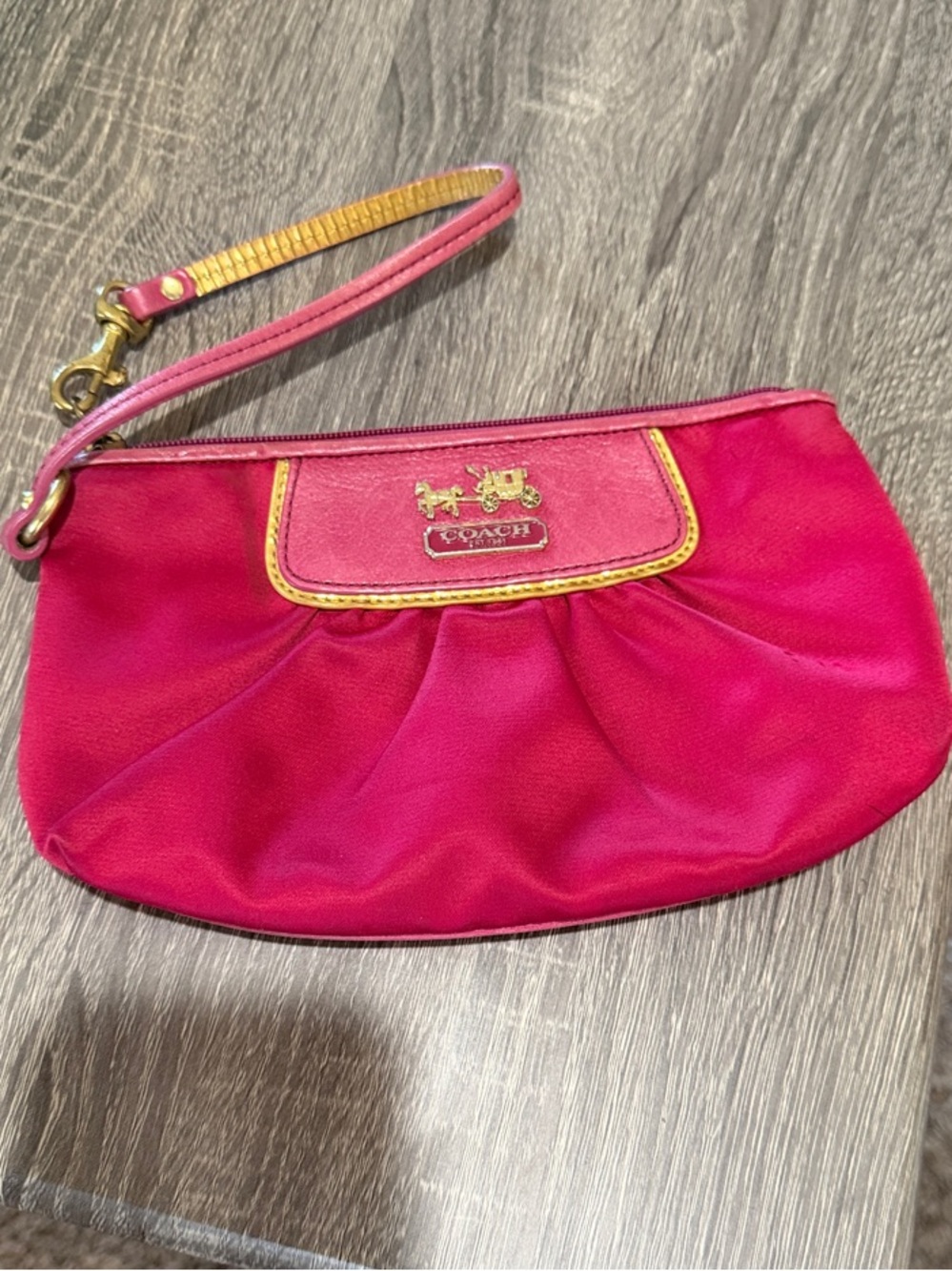 Coach Amanda lg Wristlet Pink with Gold Trim 42032